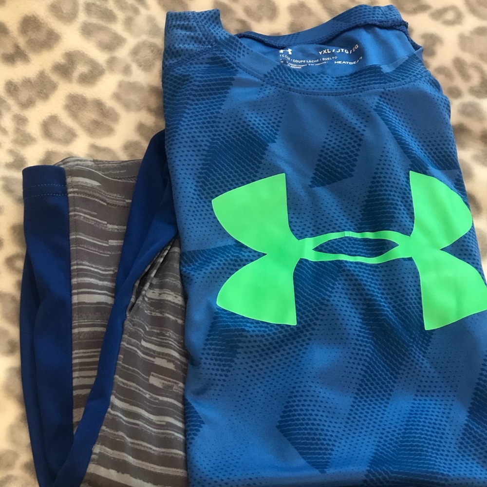 Under Armour Youth short set Sz XL